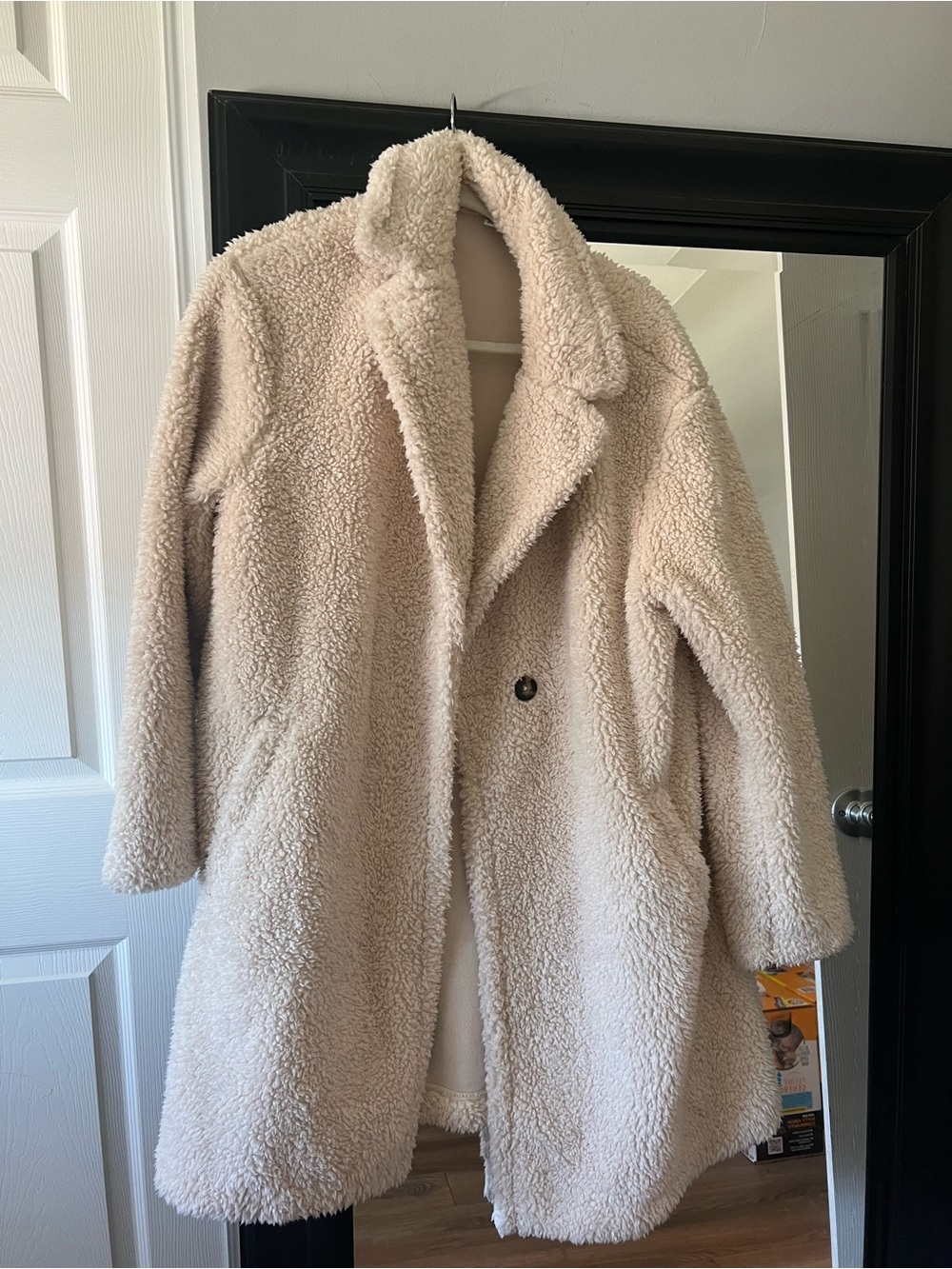 Uniqlo Plush Teddy Coat in Cream